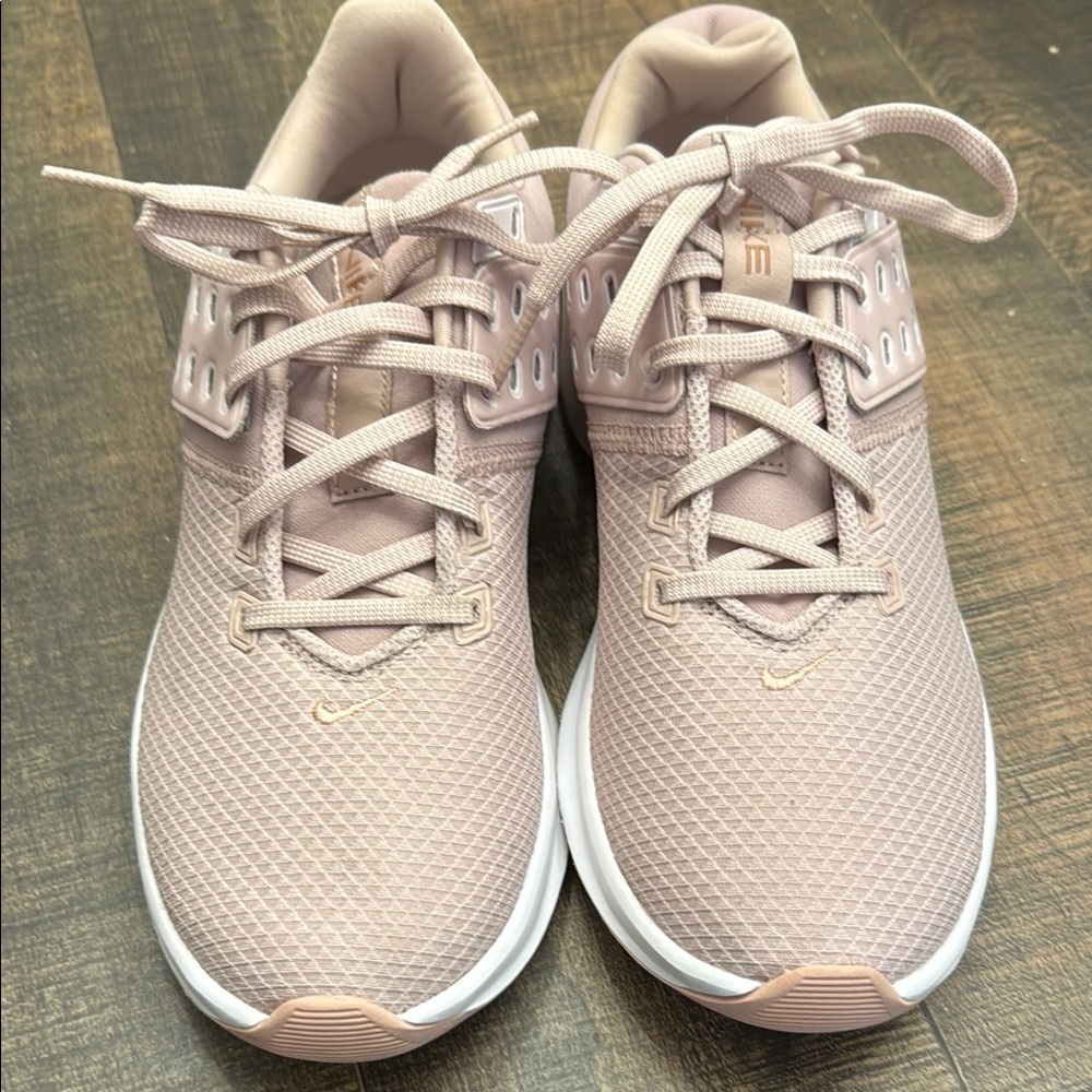 Nike Airmax light lavender sneakers. worn one.  Like new condition
